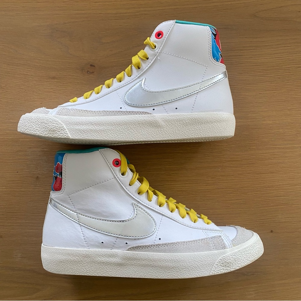 Nike Blazer Mid ‘77 Sneakers, White/ Metallic Silver, sz 4.5Y
